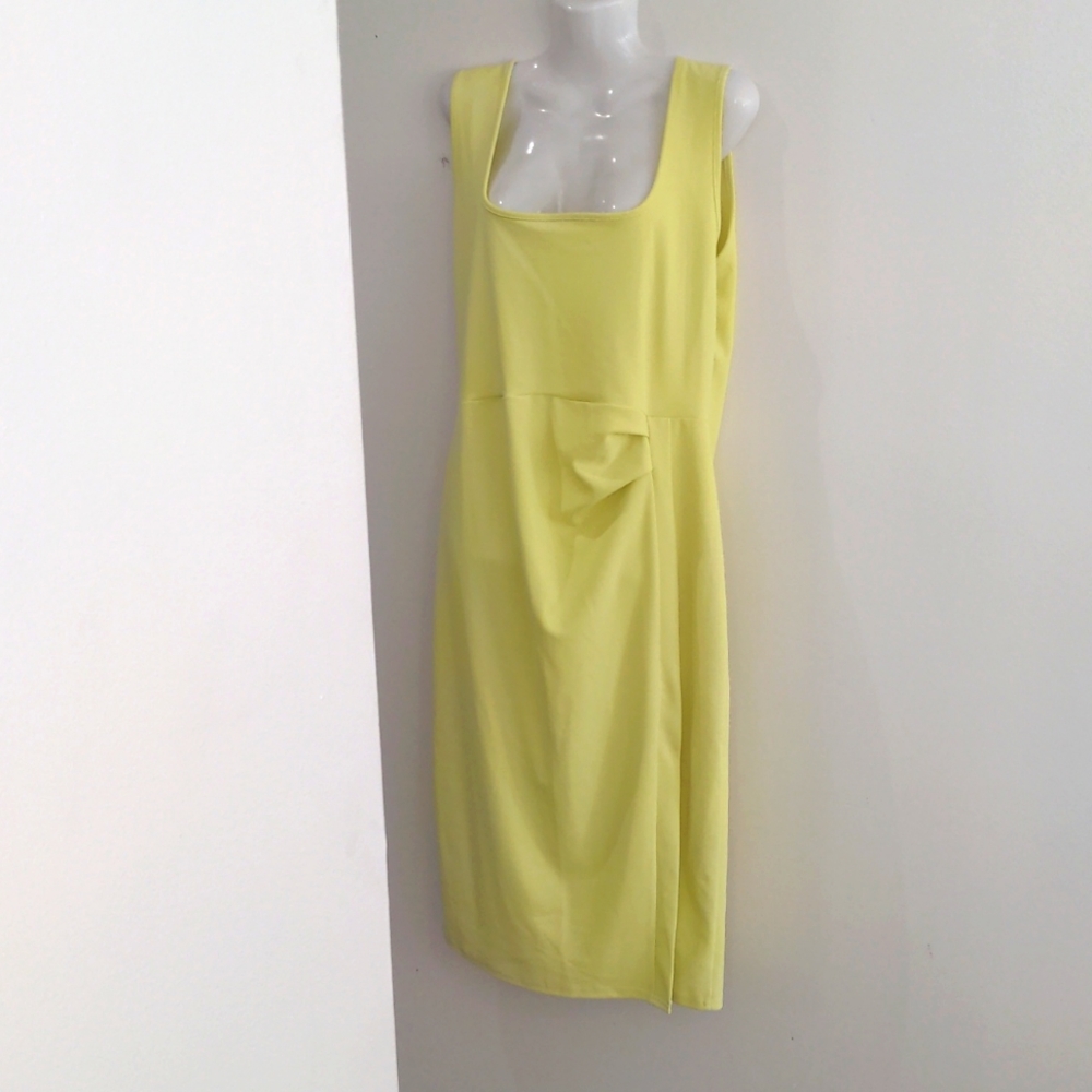 Pretty Little Thing dress